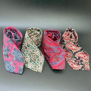 Lot (4) Assortment of Vintage Silk Men’s Tie
Paisley Pattern Neckties